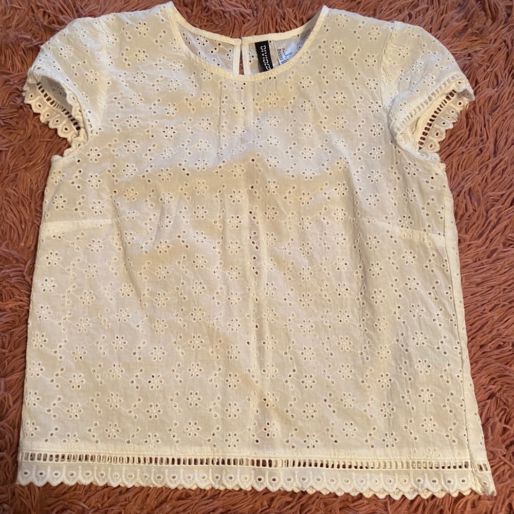 Divided blouse